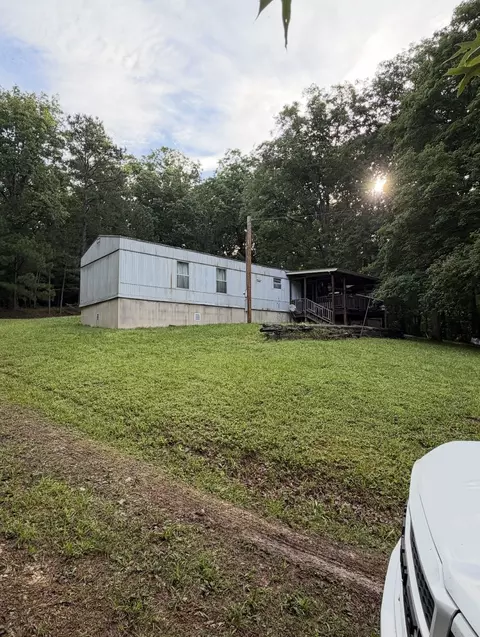 3700 W Little Richland Rd, Waverly, TN 37185