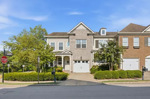 1560 Hampshire Pl, Thompsons Station, TN 37179