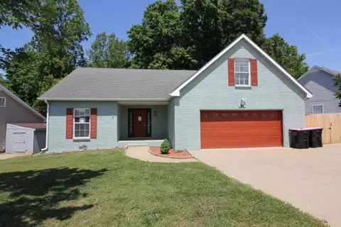 81 West Dr, Clarksville, TN 37040