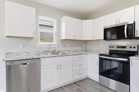 Kitchen - 116 Hill Place Ct, Dickson, TN 37055 photo 5 of 5