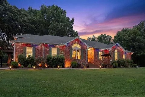 960 Stones River Rd, La Vergne, TN 37086
