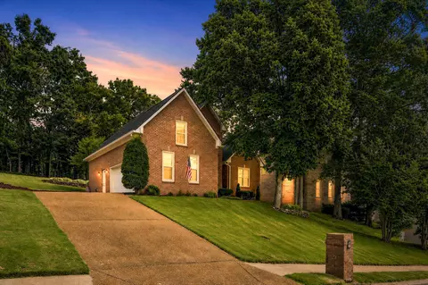 112 Spy Glass Way, Hendersonville, TN 37075