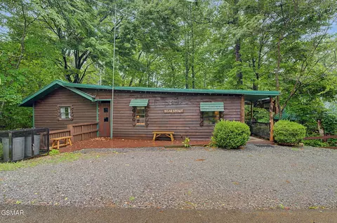 1128 Ridgefield Dr, Sevierville, TN 37876
