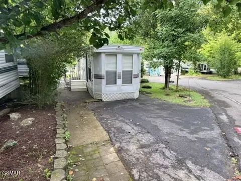 4229 E Parkway Pky Lot #119, Gatlinburg, TN 37738