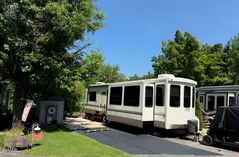 4229 E Pkwy #165, Gatlinburg, TN 37738