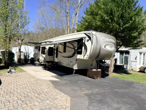 4229 E Pkwy #229, Gatlinburg, TN 37738