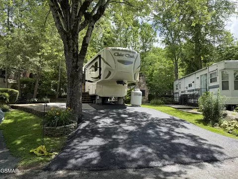 4229 E Pkwy #78, Gatlinburg, TN 37738
