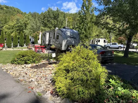 4229 E Pkwy #48, Gatlinburg, TN 37738