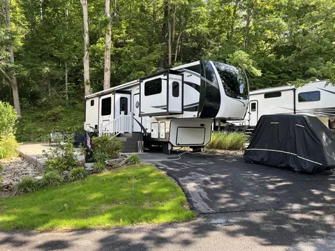 4229 E Pkwy #327, Gatlinburg, TN 37738
