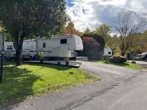 4229 E Pkwy #205, Gatlinburg, TN 37738