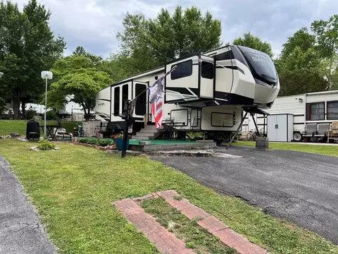 4229 E Pkwy #131, Gatlinburg, TN 37738