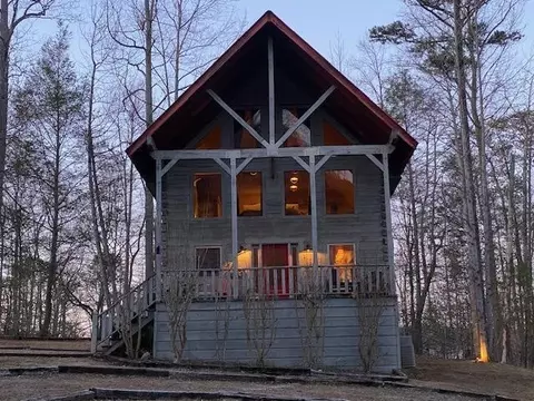3870 Saddle Brook Way, Sevierville, TN 37862