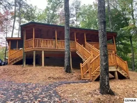 2425 Cedar Pass, Sevierville, TN 37876 photo 1