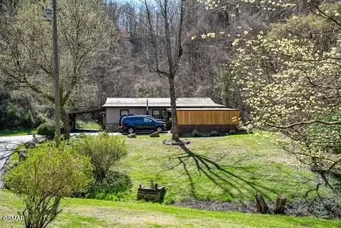 1069 Bryan View Rd, Sevierville, TN 37862