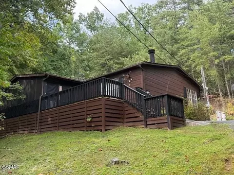 1329 Ski View Ln, Sevierville, TN 37876