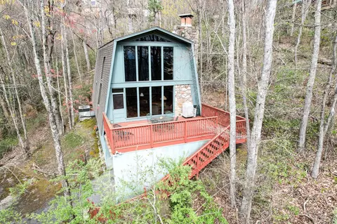 915 Stans Rd, Gatlinburg, TN 37738