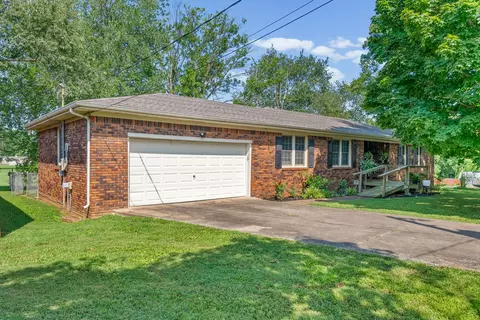 311 Tremont Dr, Hopkinsville, KY 42240