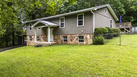 141 Hillview Dr NE, Cleveland, TN 37323