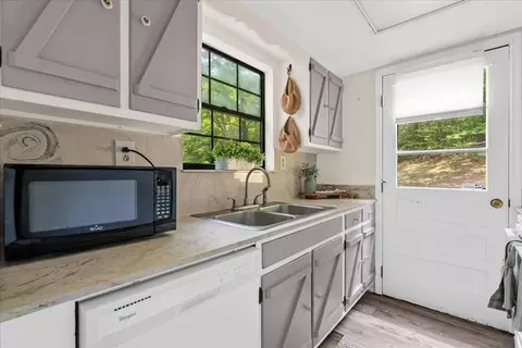 Kitchen - 151 River Bend Dr, Ocoee, TN 37361 photo 2 of 2