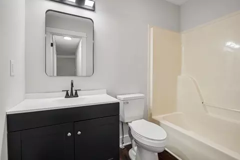 Bath - 2510 17th Ave E, Springfield, TN 37172 photo 1 of 1