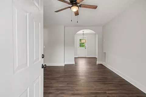 Entry Way - 2510 17th Ave E, Springfield, TN 37172 photo 1 of 2