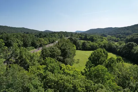 675 Eblen Cave Rd, Lenoir City, TN 37771