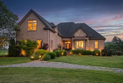 120 Wartrace Creek Rd, Wartrace, TN 37183