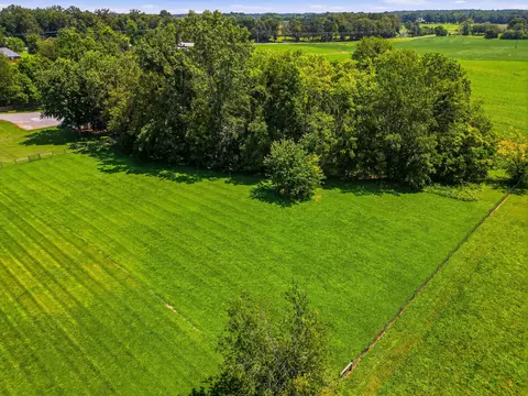 View/Area - 6425 Highway 25 E, Springfield, TN 37172 photo 8 of 9