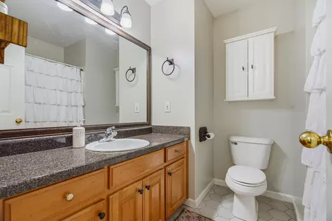 Bath - 6425 Highway 25 E, Springfield, TN 37172 photo 2 of 3