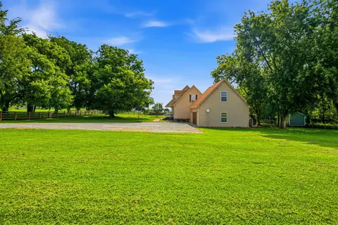 Exterior - 6425 Highway 25 E, Springfield, TN 37172 photo 12 of 23