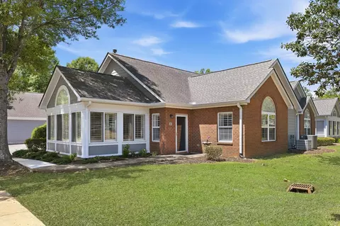 247 Oak Club Ln, Collierville, TN 38017