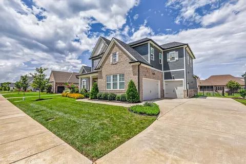 Exterior - 5638 Eaglemont Dr, Murfreesboro, TN 37129 photo 4 of 7