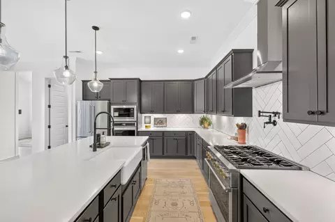 Kitchen - 5638 Eaglemont Dr, Murfreesboro, TN 37129 photo 3 of 5