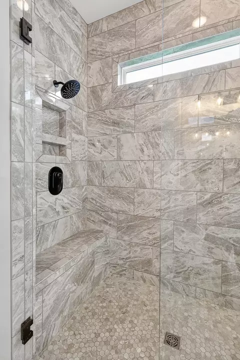 Bath - 5638 Eaglemont Dr, Murfreesboro, TN 37129 photo 4 of 8