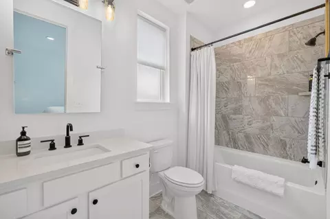Bath - 5638 Eaglemont Dr, Murfreesboro, TN 37129 photo 6 of 8