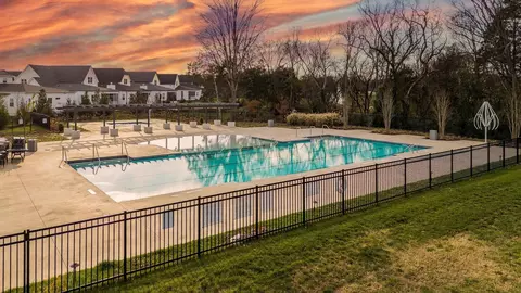 Exterior - 5638 Eaglemont Dr, Murfreesboro, TN 37129 photo 6 of 7