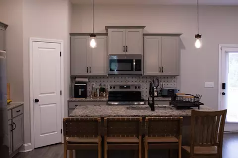 Kitchen - 527 Hog Back Ridge Rd, Bethpage, TN 37022 photo 2 of 2