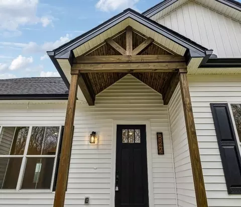 Exterior - 527 Hog Back Ridge Rd, Bethpage, TN 37022 photo 2 of 11