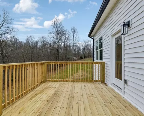 Exterior - 527 Hog Back Ridge Rd, Bethpage, TN 37022 photo 10 of 11