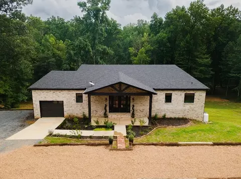 6277 Gordon Lawrence Rd, Santa Fe, TN 38482