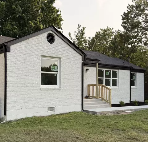 2125 Crystal Dr, Nashville, TN 37210