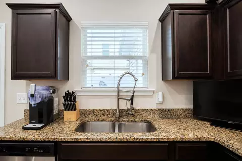 Kitchen - 820 Staten Dr, Murfreesboro, TN 37128 photo 2 of 2