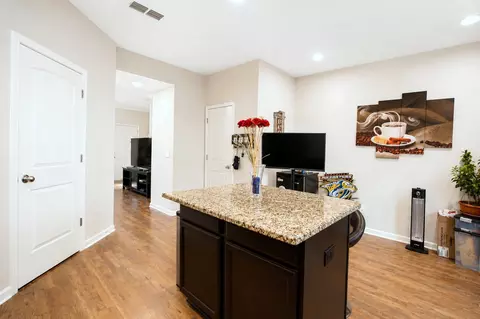 820 Staten Dr, Murfreesboro, TN 37128