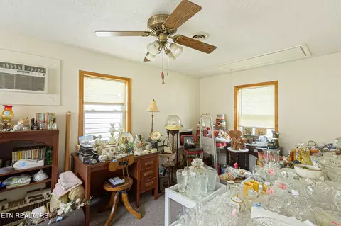 Bedroom - 679 N Wright Rd, Alcoa, TN 37701 photo 3 of 3