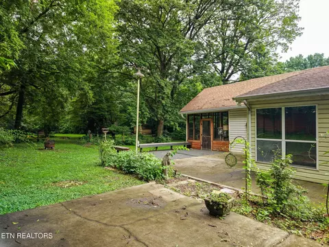 Exterior - 679 N Wright Rd, Alcoa, TN 37701 photo 6 of 11