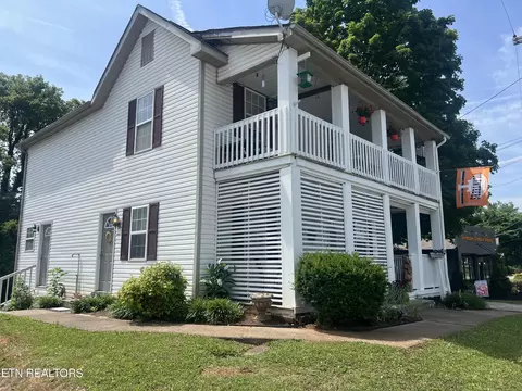 10161018 W Broadway Ave #1016-1018, Maryville, TN 37801