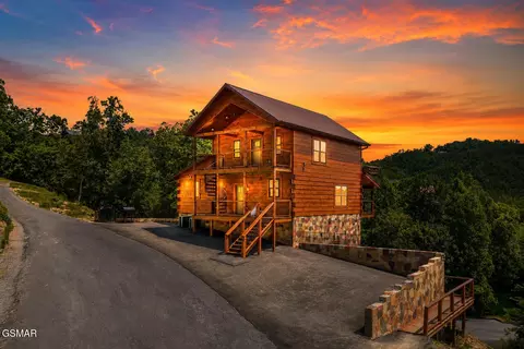 1904 Starr Bright Ln, Sevierville, TN 37876