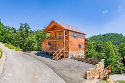 1904 Starr Bright Ln, Sevierville, TN 37876