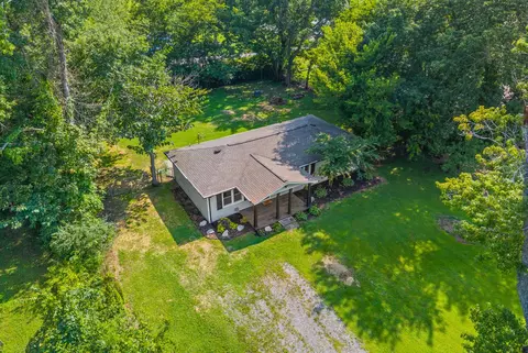 3594 Oakwood Rd, Woodlawn, TN 37191