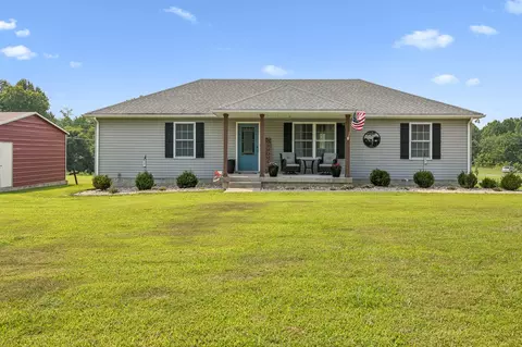 420 Douglas Ln, Lafayette, TN 37083